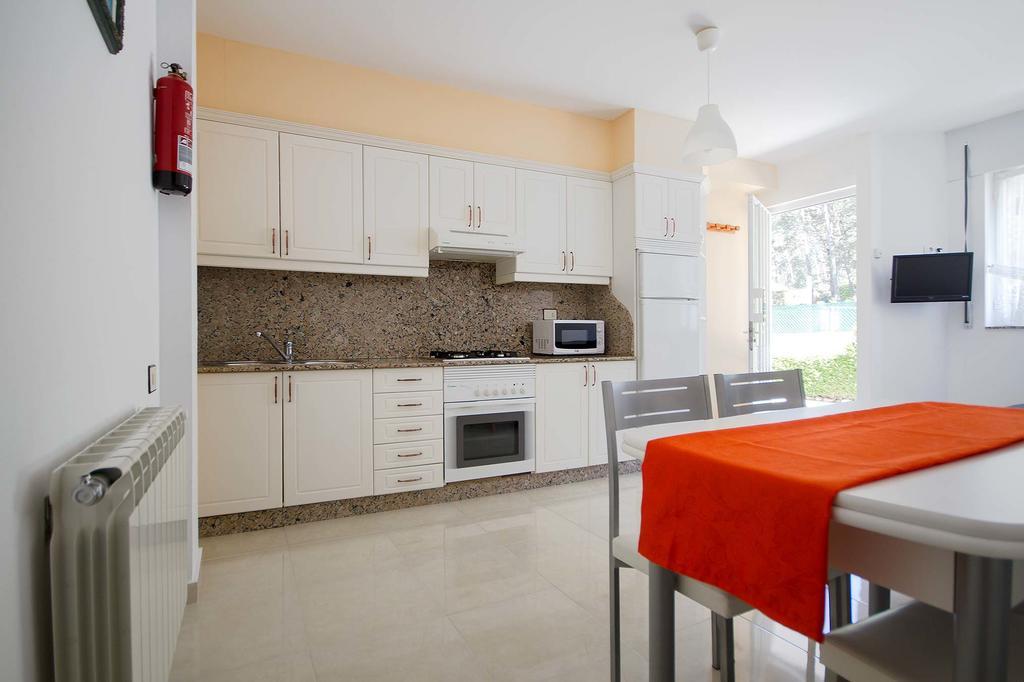 Apartamento Playa De Larino Gandara  Exterior photo